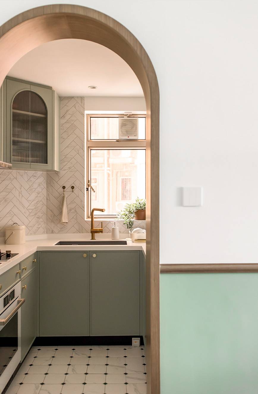 Left vertical image 2